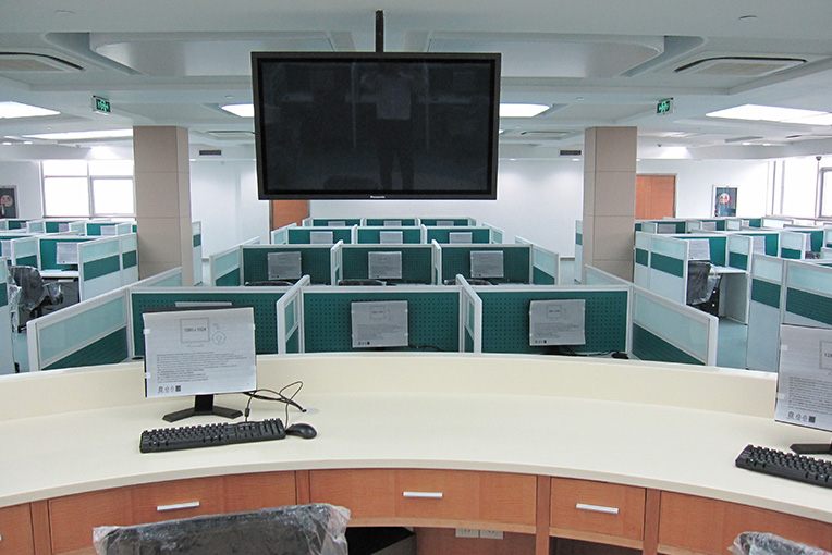 員工工作屏風位