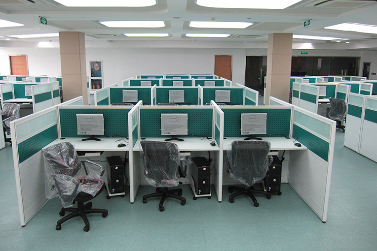 員工工作屏風位02