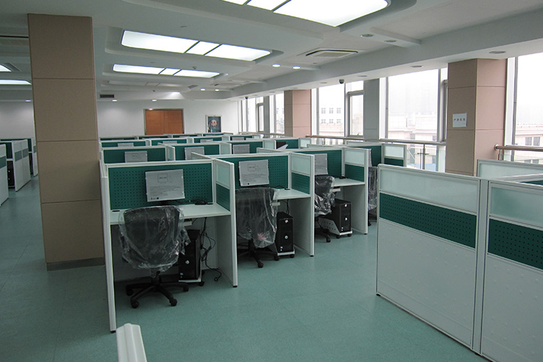 員工工作屏風位07